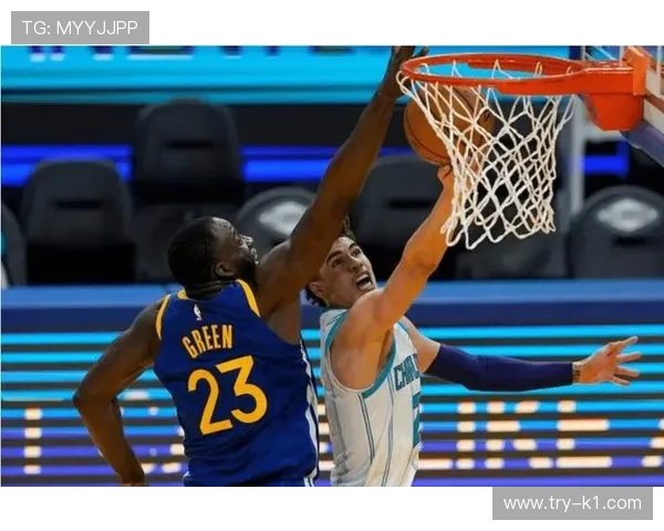 沃克·凯斯勒内线防守对比史密斯显著提升篮板控制与护框效率