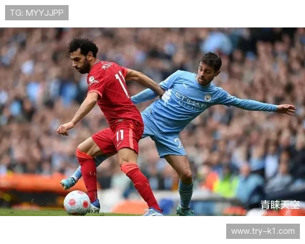 巴黎圣日耳曼关键战连遭重创，防守问题持续暴露影响争冠形势