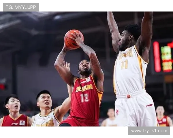 篮球防守规则中对于合法身体接触与犯规判定的具体解读是什么 篮球防守规则中对于合法身体接触与犯规判定的具体解读是什么